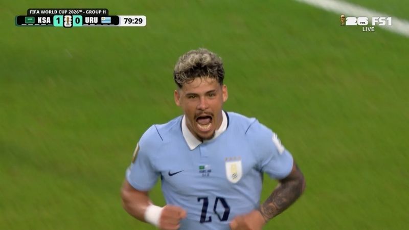 Araújo đá bồi gỡ hòa 1-1 cho Uruguay sau hàng loạt nỗ lực ép sân trước Ả Rập Xê Út.