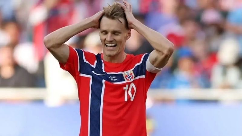 Ødegaard kiến tạo và Hussein phản lưới nhà giúp Na Uy thắng đậm Iraq 4-1.