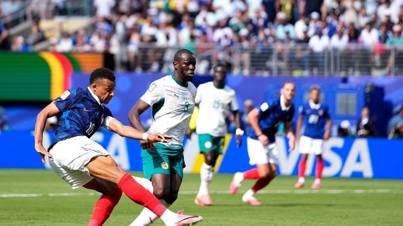 Mbappé đạt 14 bàn tại World Cup, áp sát kỷ lục lịch sử và cùng Pháp giành chiến thắng.