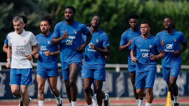 Pháp có lực lượng cực mạnh, Mbappé áp sát kỷ lục ghi bàn khi gặp Senegal ở World Cup.